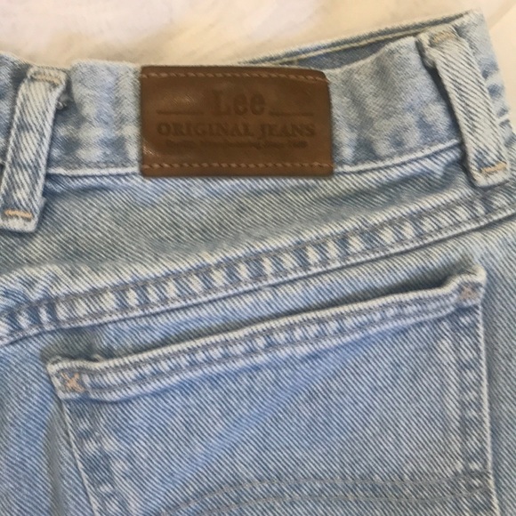 Lee high waisted distressed cutoffs Size 8P - Picture 2 of 6